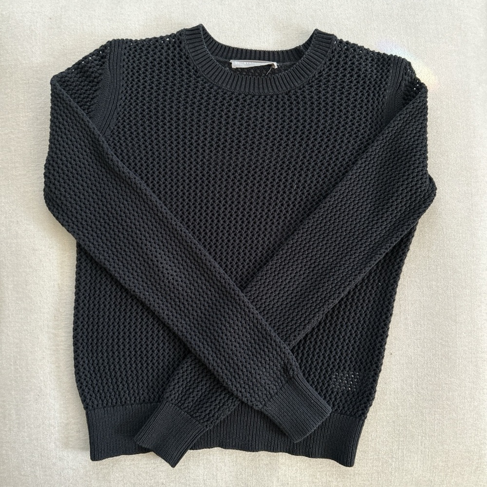 EVERLANE CROCHETED CREW NECK
